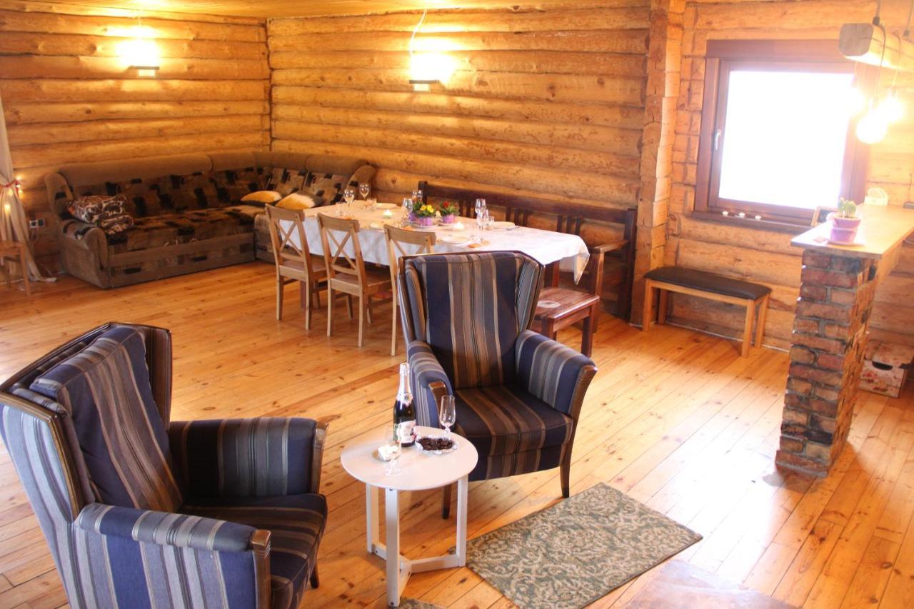 Zaku Muiza Guest House Anspoki Екстериор снимка